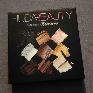 Huda Beauty Smokey Obsessions Palette